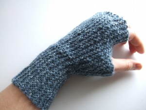 I'm making a pair of "garter stitch mitts" by Ysolda from Ravelry.